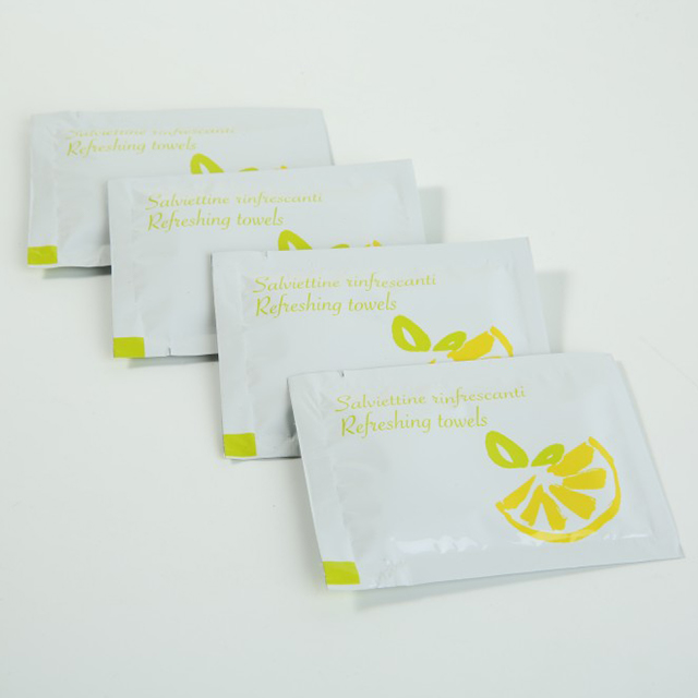 Premium restaurant wet wipes presentation